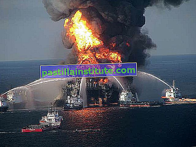 Plataforma petrolera Deepwater Horizon: fuego
