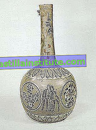 Bottiglia coreana con smalto celadon e mishima (decorazione intarsiata), dinastia Koryŏ, XIII secolo;  al Victoria and Albert Museum di Londra.  Altezza 34,6 cm.