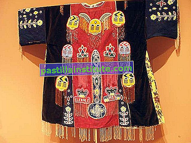 Robe de cérémonie yoruba