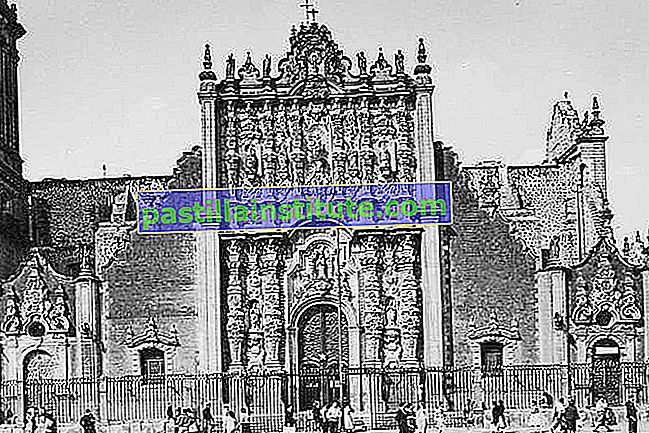 Фасада на митрополитската ризница, Мексико Сити, от Лоренцо Родригес, 1749–68.