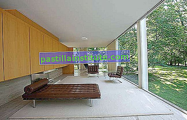 Vardagsrum i Farnsworth House, Plano, Ill., Designat av Ludwig Mies van der Rohe, färdigt 1951.